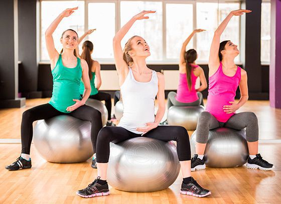 Фитнес для беременных: простые упражнения для дома и зала